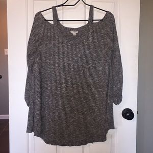 Umgee small cold shoulder gray top
